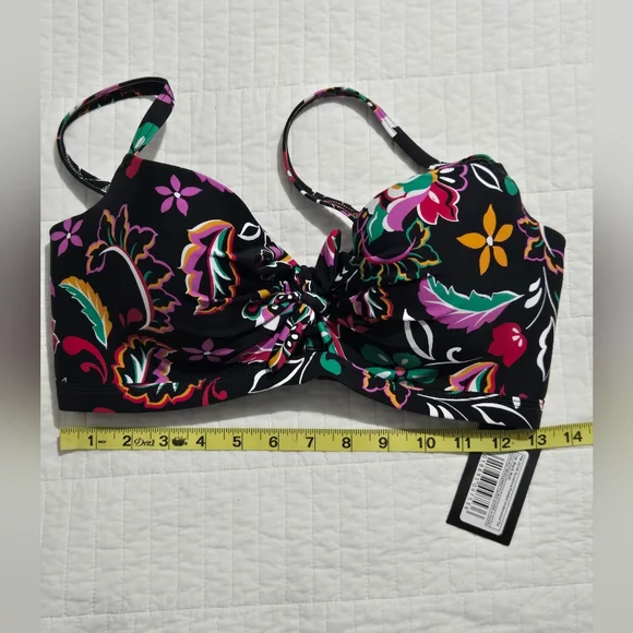 Black Floral Tie-Knot Women's Bikini Top in Multicolor - Picture 6 of 8